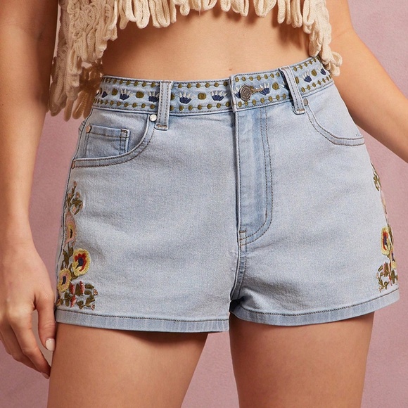 Light Wash Floral Embroidered High Waisted Denim Jean Shorts - Picture 1 of 4